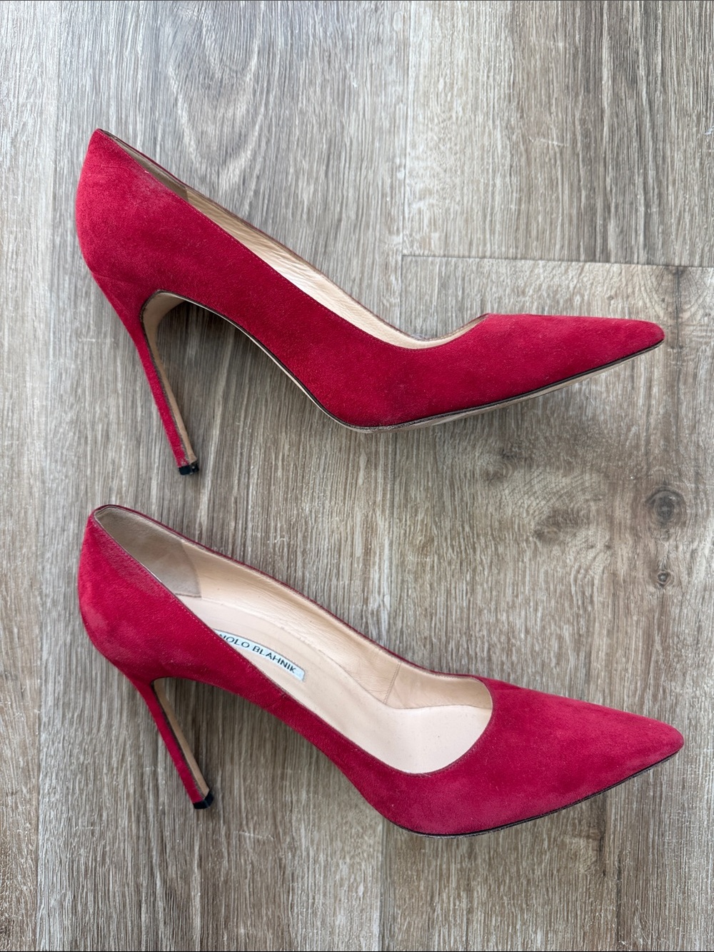 Manolo Blahnik Crimson Suede Pointed-Toe Pumps - Picture 4 of 10